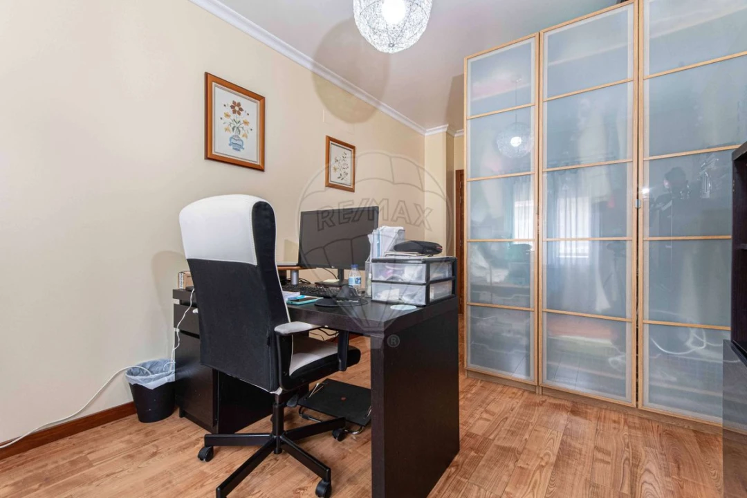 Apartamento T3 para Venda em Póvoa de Santa Iria e Forte da Casa Foto 14