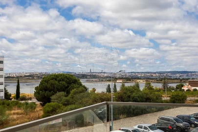 Apartamento T3 para Venda em Seixal, Arrentela e Aldeia de Paio Pires