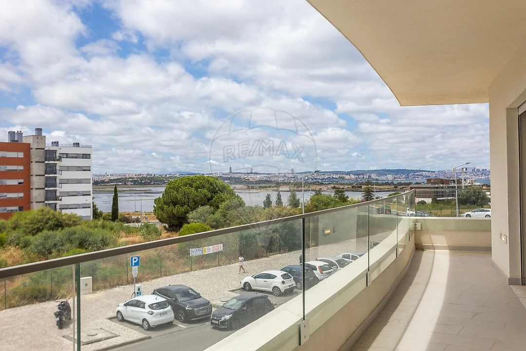 Apartamento T3 para Venda em Seixal, Arrentela e Aldeia de Paio Pires Foto 1