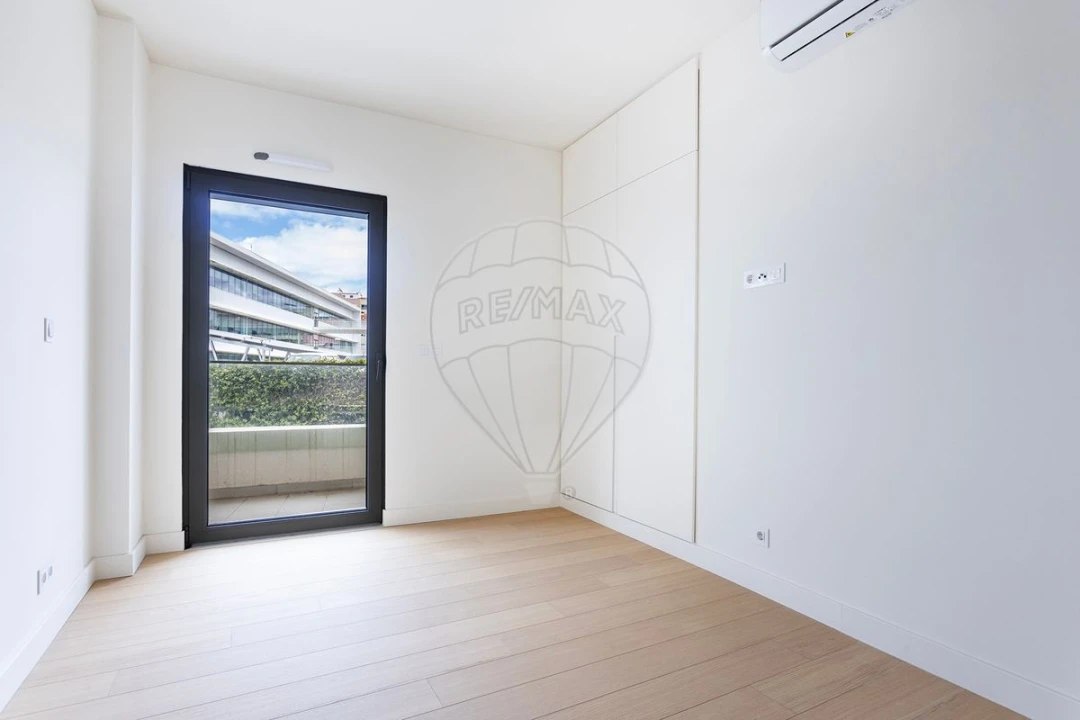 Apartamento T3 para Venda em Seixal, Arrentela e Aldeia de Paio Pires Foto 26