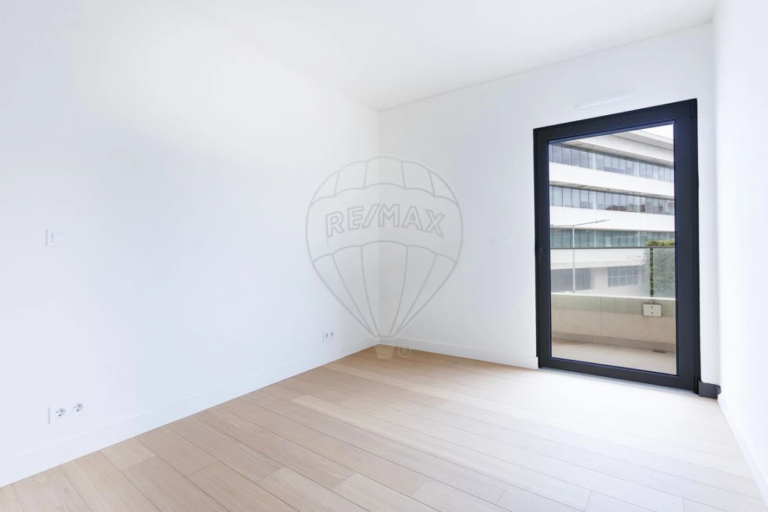 Apartamento T3 para Venda em Seixal, Arrentela e Aldeia de Paio Pires Foto 15