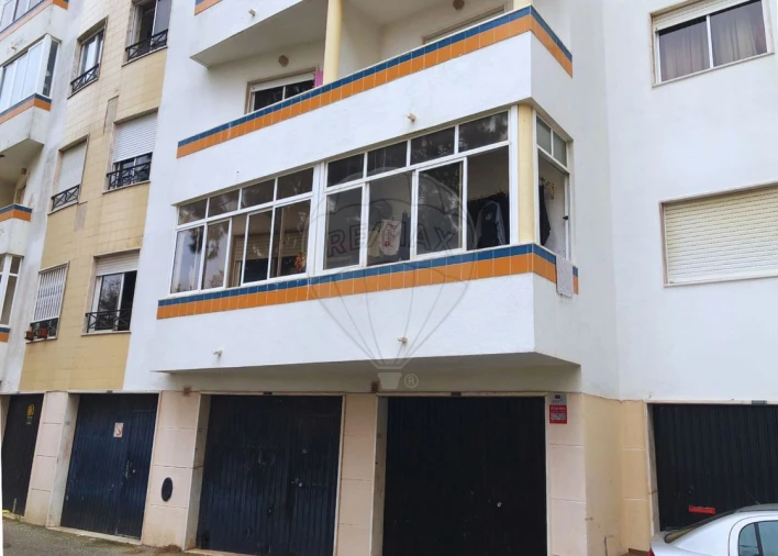 Apartamento T2 para Venda em Algueirão-Mem Martins Foto 2