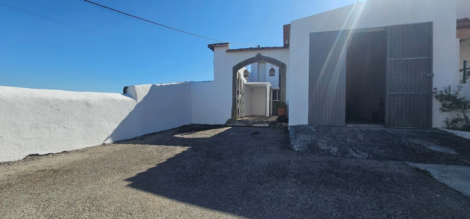 Prédio para Venda em Azueira e Sobral da Abelheira Foto 2