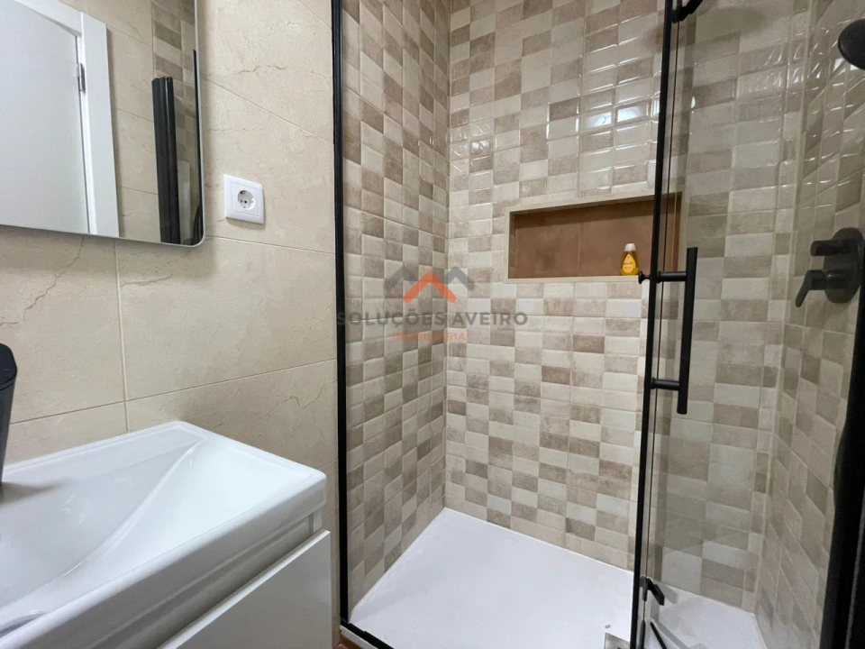 Apartamento T4 para Venda em Glória e Vera Cruz Foto 2