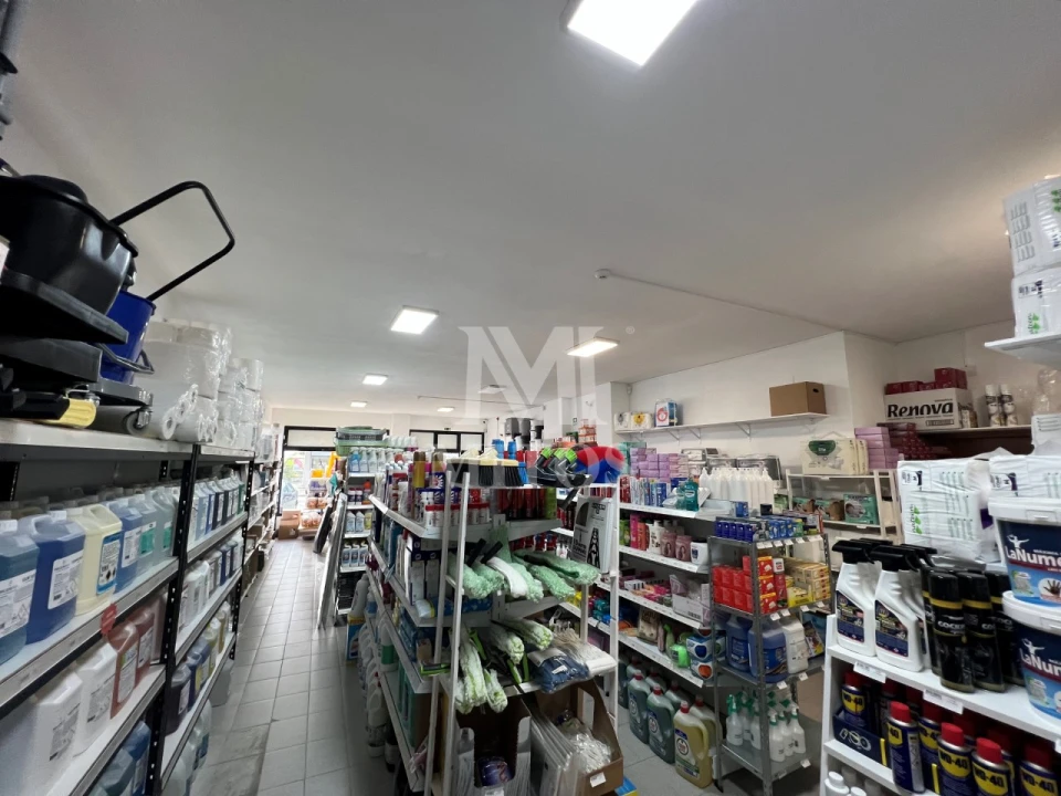 Loja para Arrendamento em Darque Foto 3