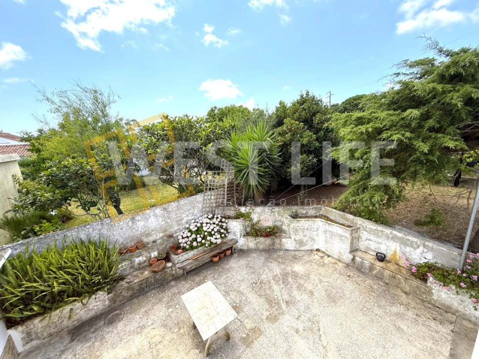 Moradia T5 para Venda em Igreja Nova e Cheleiros Foto 23