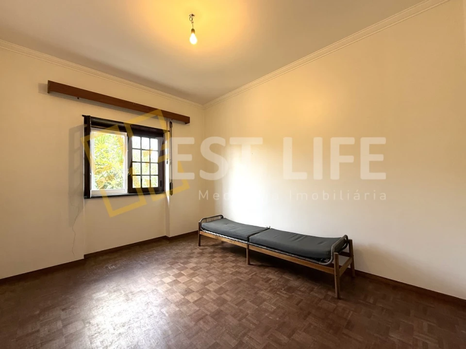 Moradia T5 para Venda em Igreja Nova e Cheleiros Foto 25