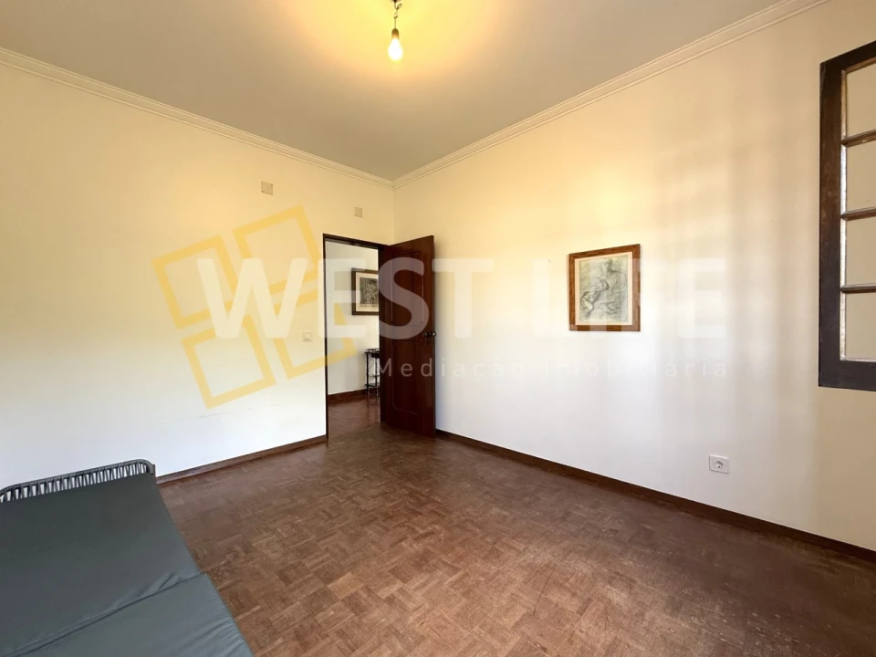 Moradia T5 para Venda em Igreja Nova e Cheleiros Foto 26