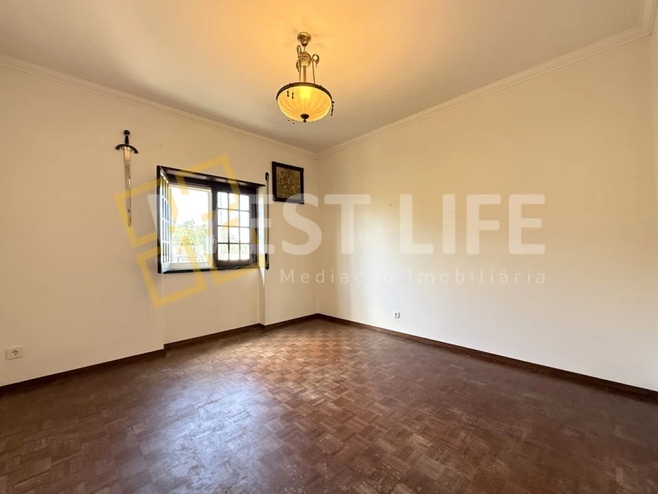 Moradia T5 para Venda em Igreja Nova e Cheleiros Foto 27