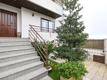 Moradia T4 para Venda em Mafamude e Vilar do Paraíso
