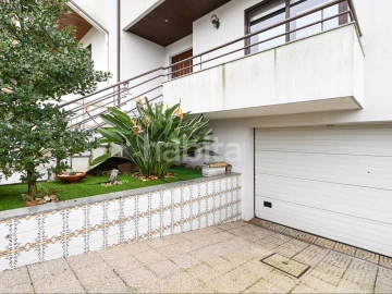 Moradia T4 para Venda em Mafamude e Vilar do Paraíso