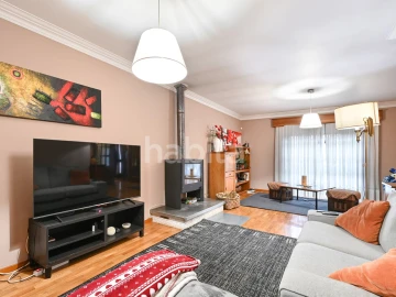 Moradia T4 para Venda em Mafamude e Vilar do Paraíso