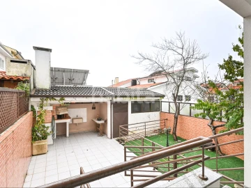 Moradia T4 para Venda em Mafamude e Vilar do Paraíso