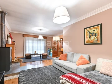 Moradia T4 para Venda em Mafamude e Vilar do Paraíso