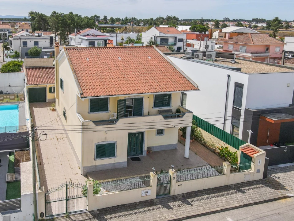 Moradia T4 para Venda em Amora Foto 2