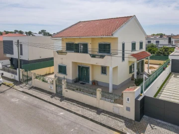 Moradia T4 para Venda em Amora