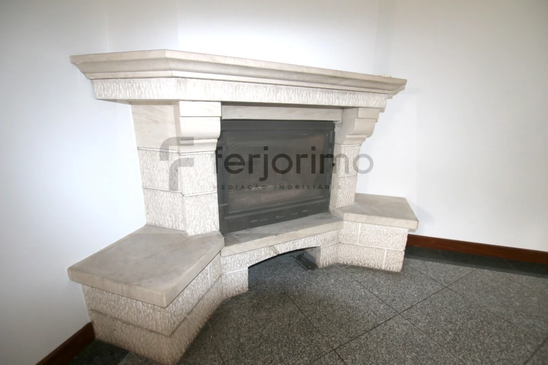 Moradia T4 para Venda em Serzedo e Calvos Foto 16