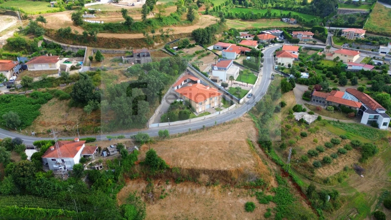 Moradia T4 para Venda em Serzedo e Calvos Foto 55