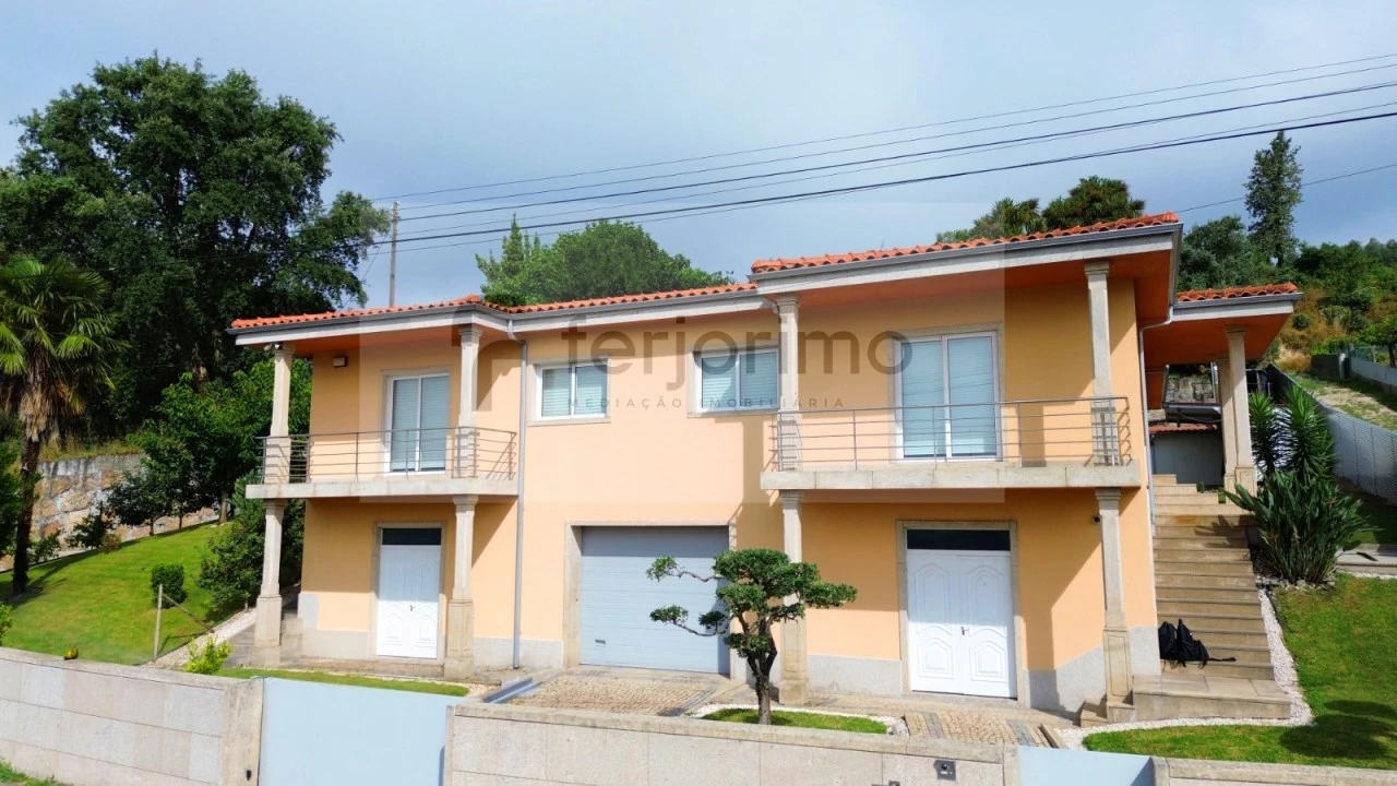 Moradia T4 para Venda em Serzedo e Calvos Foto 2