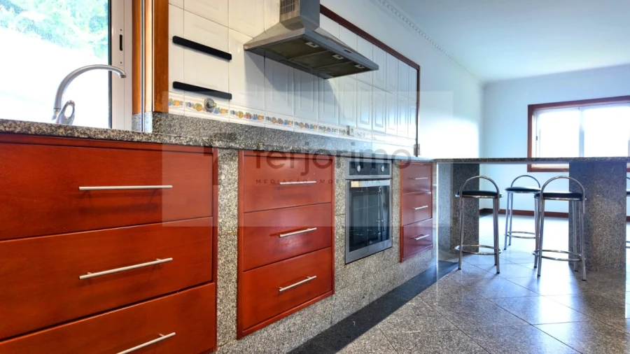 Moradia T4 para Venda em Serzedo e Calvos Foto 13