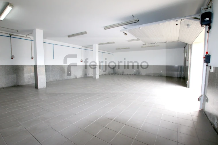 Moradia T4 para Venda em Serzedo e Calvos Foto 40