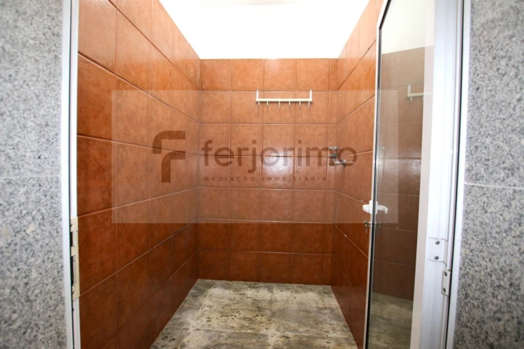 Moradia T4 para Venda em Serzedo e Calvos Foto 39