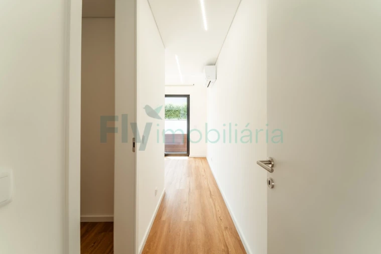 Moradia T4 para Venda em Canidelo Foto 22
