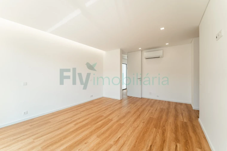 Moradia T4 para Venda em Canidelo Foto 28