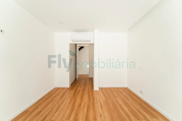 Moradia T4 para Venda em Canidelo Foto 39