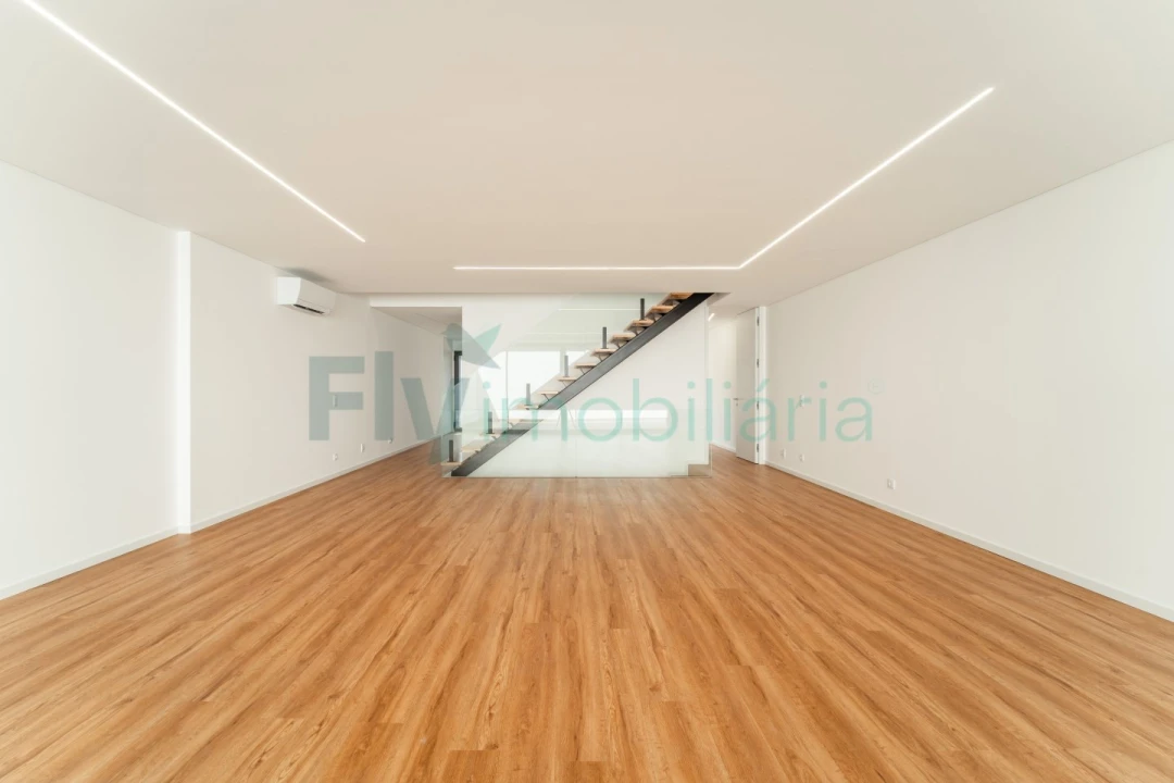 Moradia T4 para Venda em Canidelo Foto 5