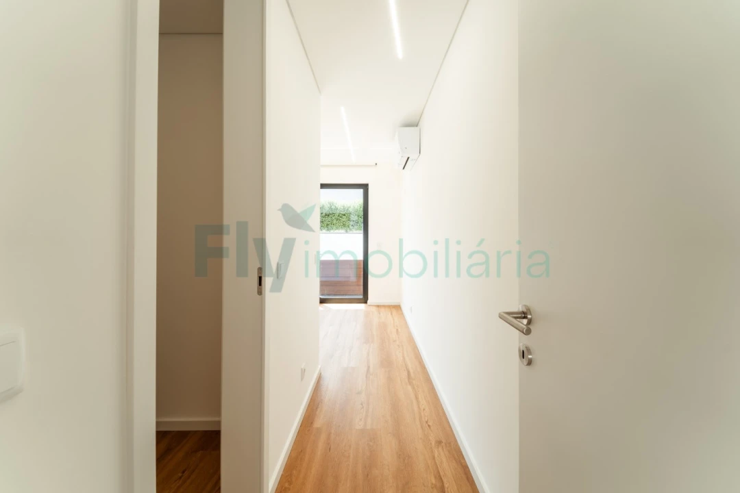 Moradia T4 para Venda em Canidelo Foto 22