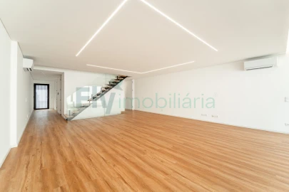 Moradia T4 para Venda em Canidelo