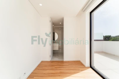 Moradia T4 para Venda em Canidelo