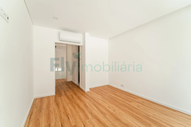 Moradia T4 para Venda em Canidelo Foto 40