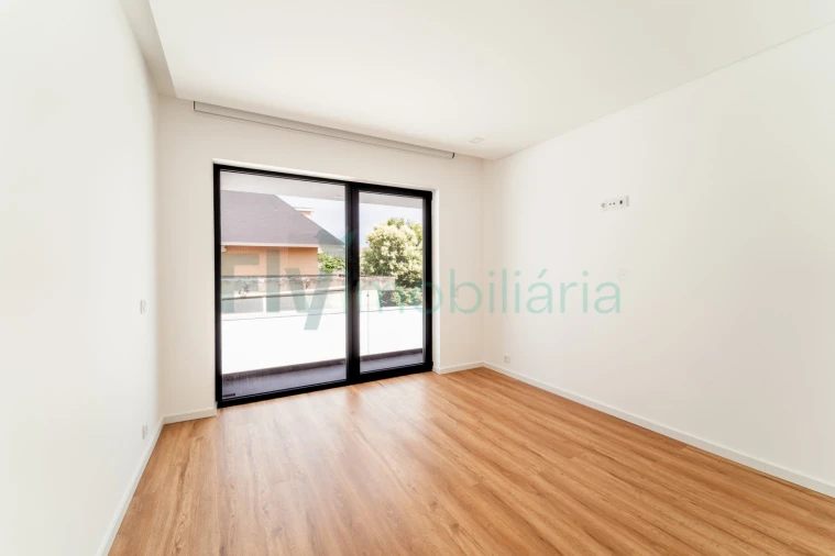 Moradia T4 para Venda em Canidelo Foto 43