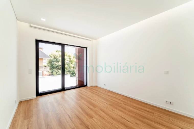 Moradia T4 para Venda em Canidelo Foto 48