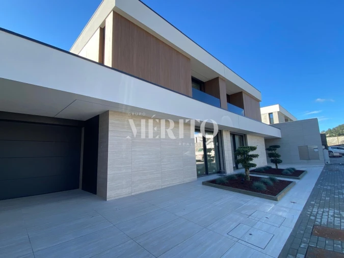 Moradia T3 para Venda em Turiz