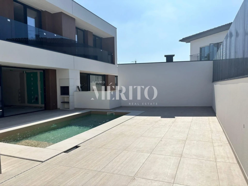 Moradia T3 para Venda em Turiz Foto 2