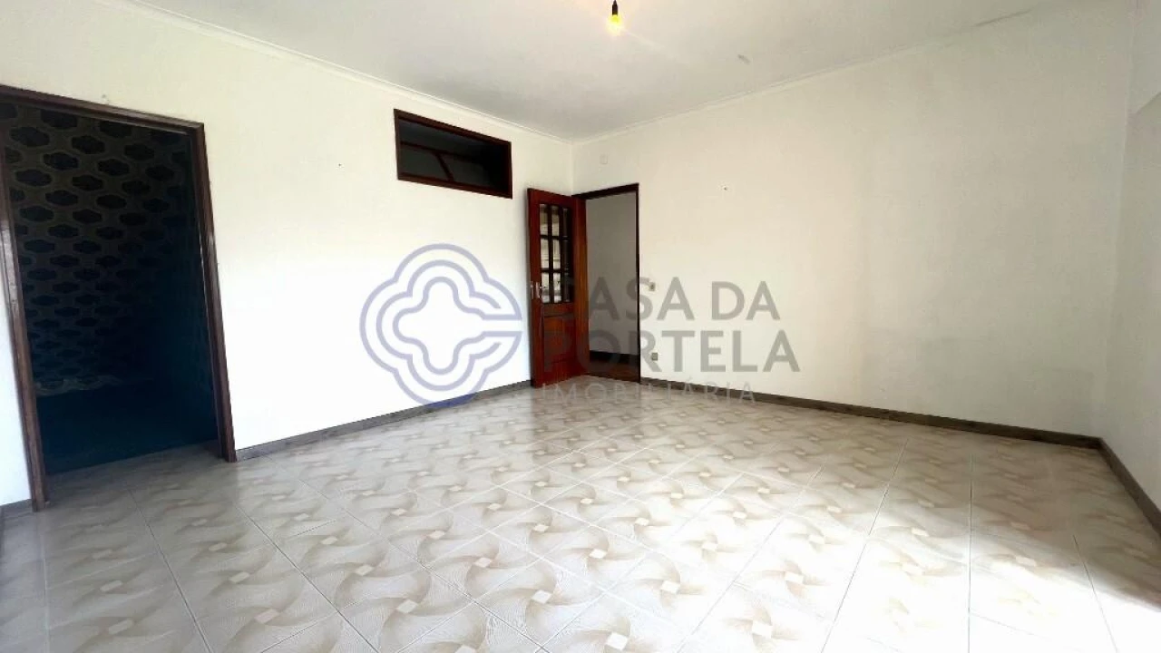 Moradia T2 para Venda em Oliveira do Douro Foto 6