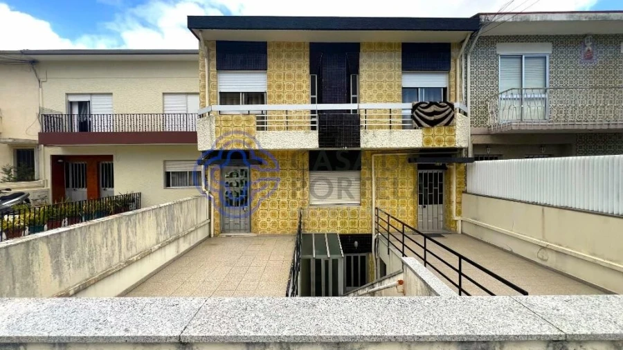 Moradia T2 para Venda em Oliveira do Douro