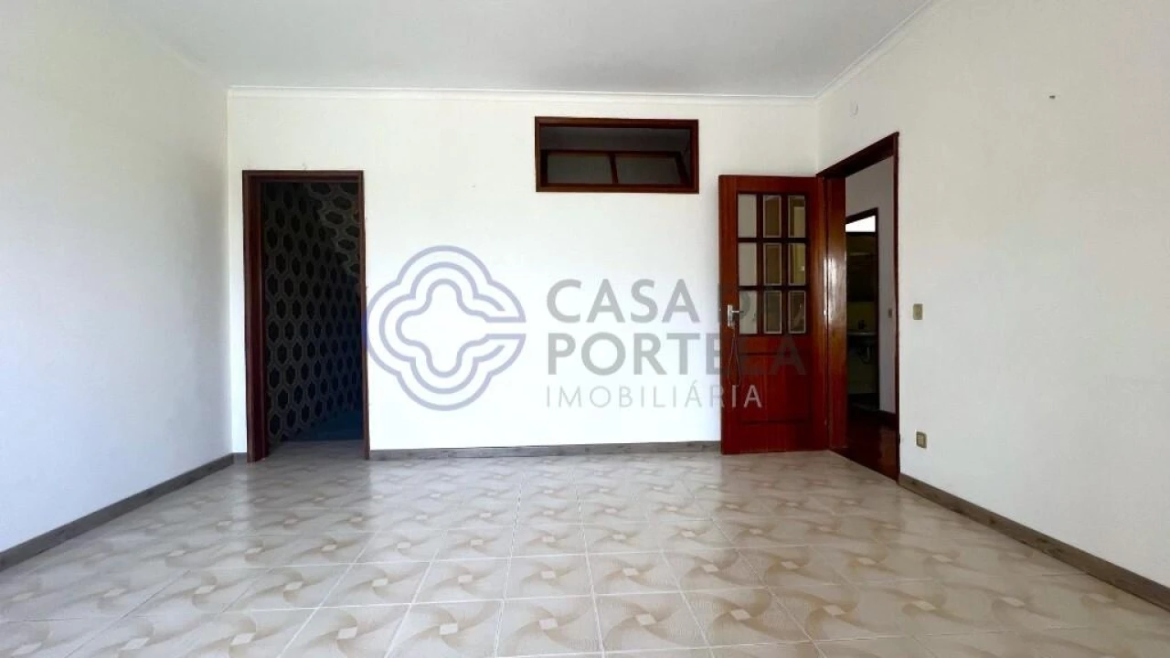 Moradia T2 para Venda em Oliveira do Douro Foto 5