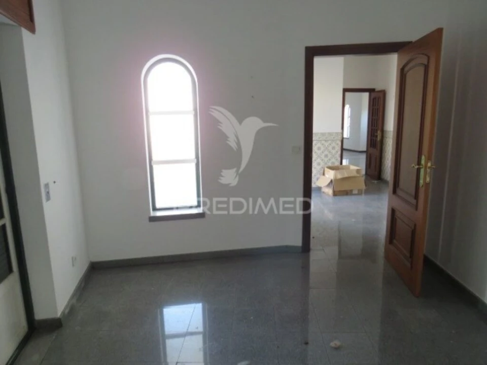 Moradia T4 para Venda em Assunção, Ajuda, Salvador e Santo Ildefonso Foto 6