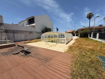 Moradia T4 para Venda em Carcavelos e Parede