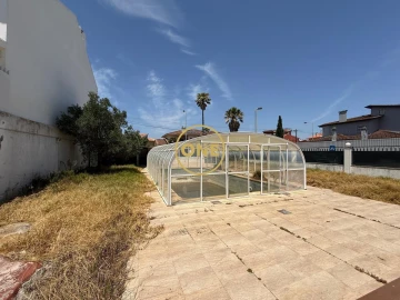 Moradia T4 para Venda em Carcavelos e Parede