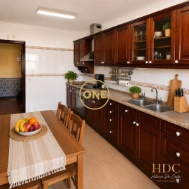 Moradia T4 para Venda em Carcavelos e Parede