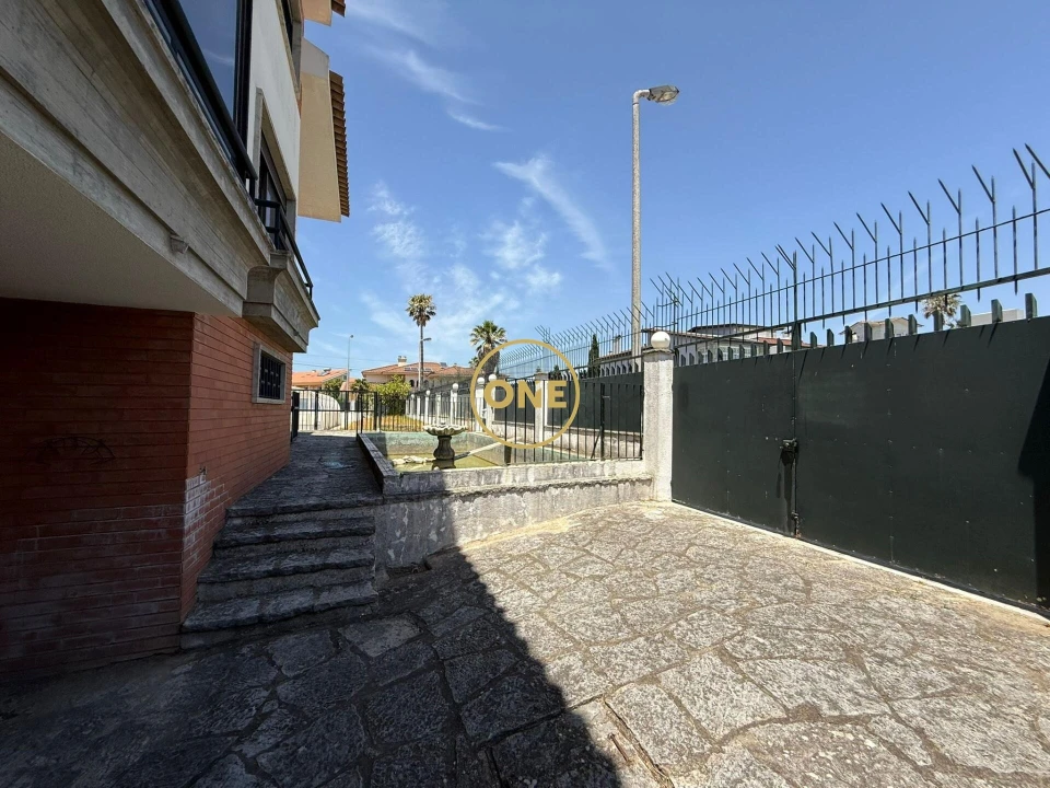 Moradia T4 para Venda em Carcavelos e Parede Foto 24