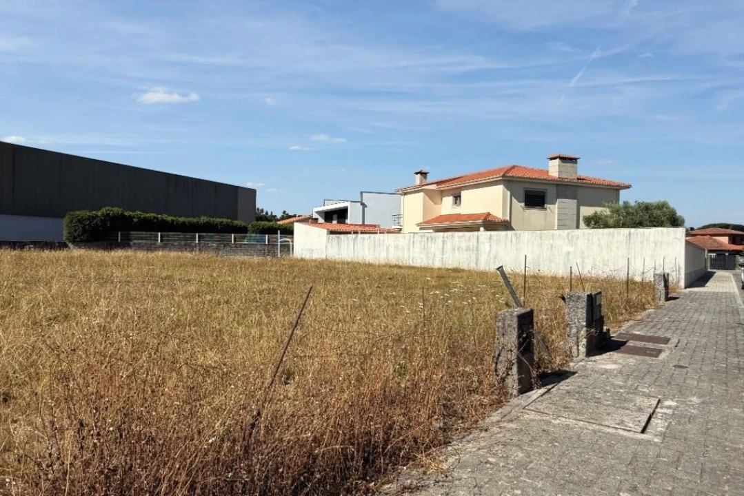 Terreno para Venda em Adães Foto 1