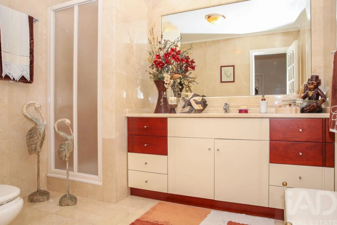 Moradia T5 para Venda em Santa Iria de Azoia, São João da Talha e Bobadela Foto 16