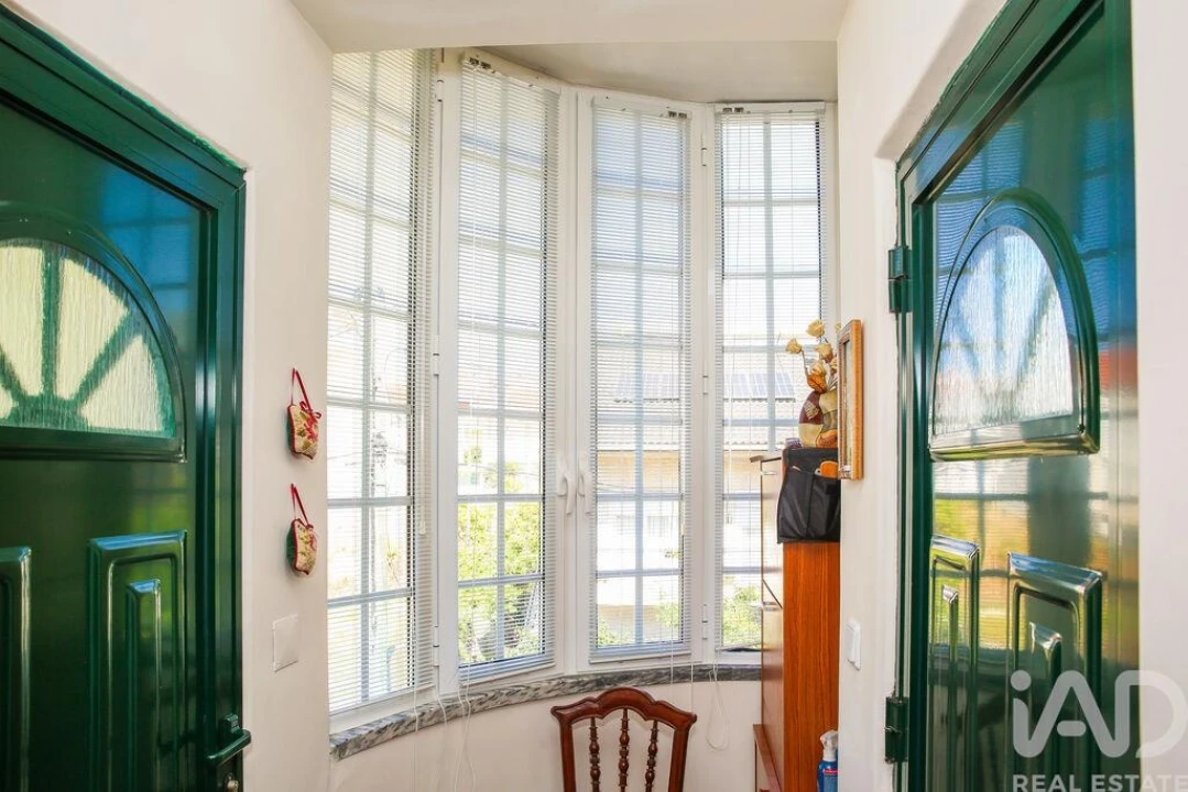 Moradia T5 para Venda em Santa Iria de Azoia, São João da Talha e Bobadela Foto 9