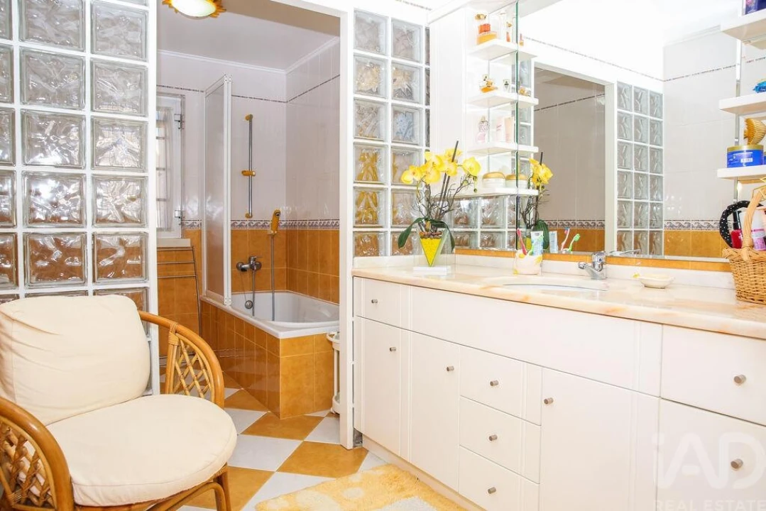 Moradia T5 para Venda em Santa Iria de Azoia, São João da Talha e Bobadela Foto 14